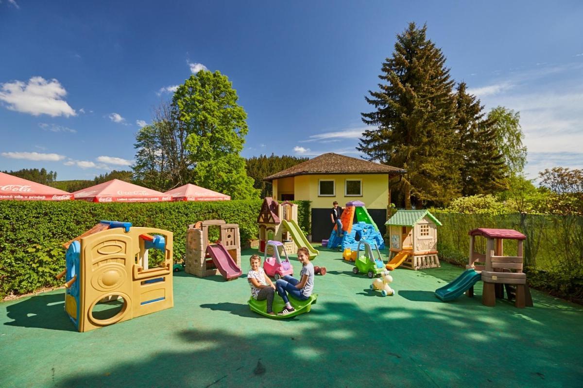 Camp Dolce Hotell Trutnov Eksteriør bilde